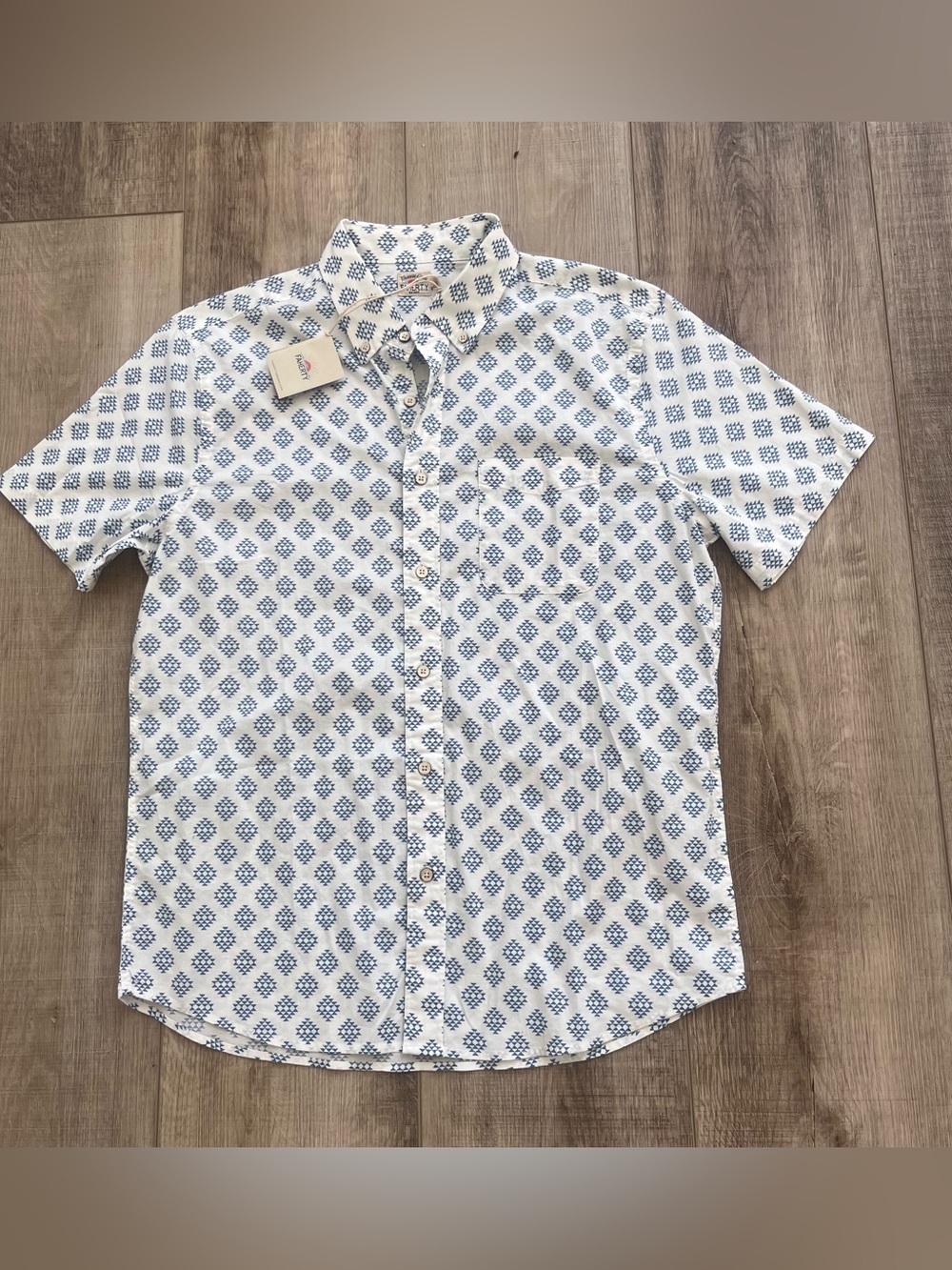 NWT FAHERTY Button Down SS Camp Shirt Stretch Playa Blue White Diamond Mens L